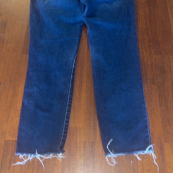 Cabi ladies Ruby skinny dark blue wash cropped raw hem jeans. Size 8. - Picture 6 of 9